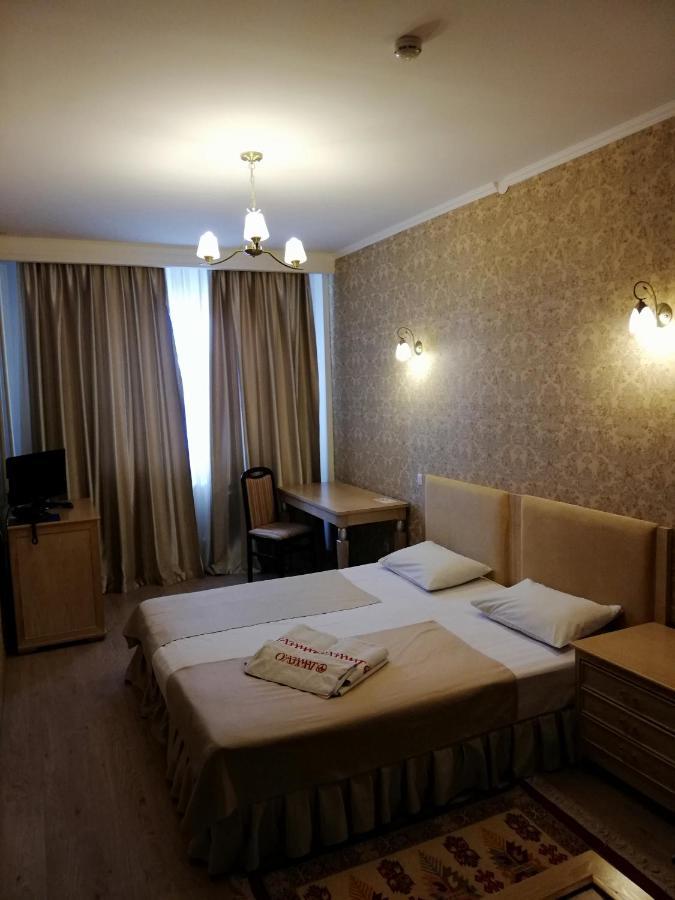 Hotel O Azamat Astaná Exterior foto
