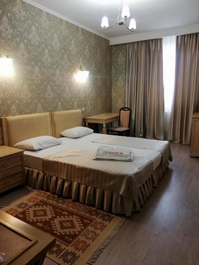 Hotel O Azamat Astaná Exterior foto