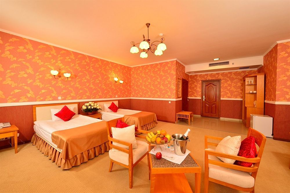 Hotel O Azamat Astaná Exterior foto